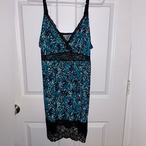 Delta Burke teal & black nightie/night gown